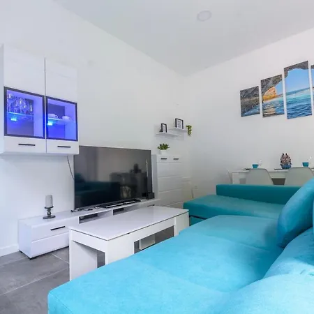 1 Apartment